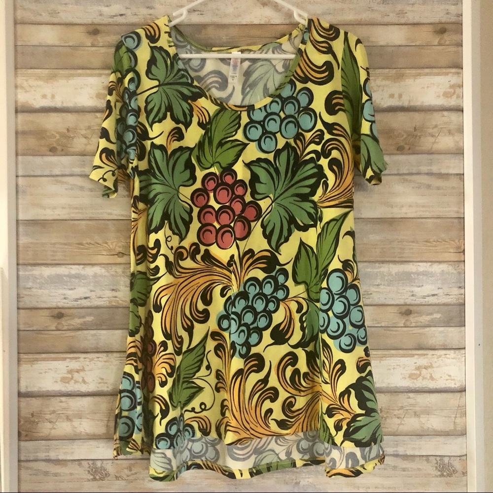 Lularoe The Perfect Tee Shirt Yellow Floral Print Berries Fruit Leaves M